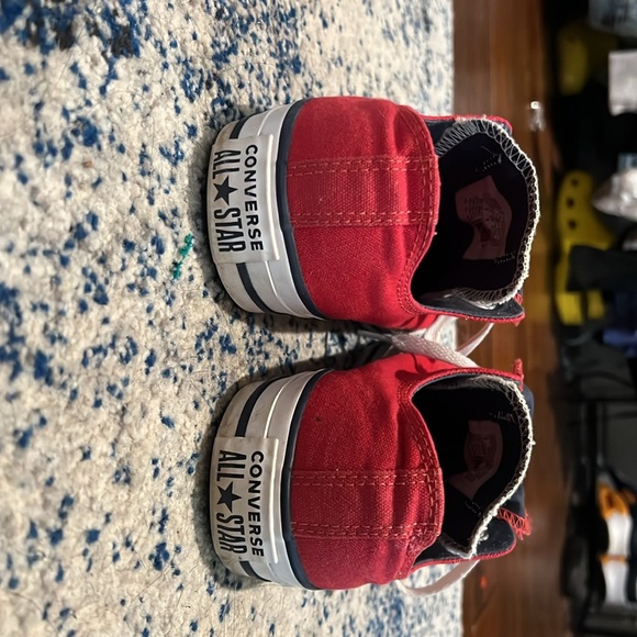 Red converse with double tongue (navy). Women’s size 8. - Picture 7 of 8
